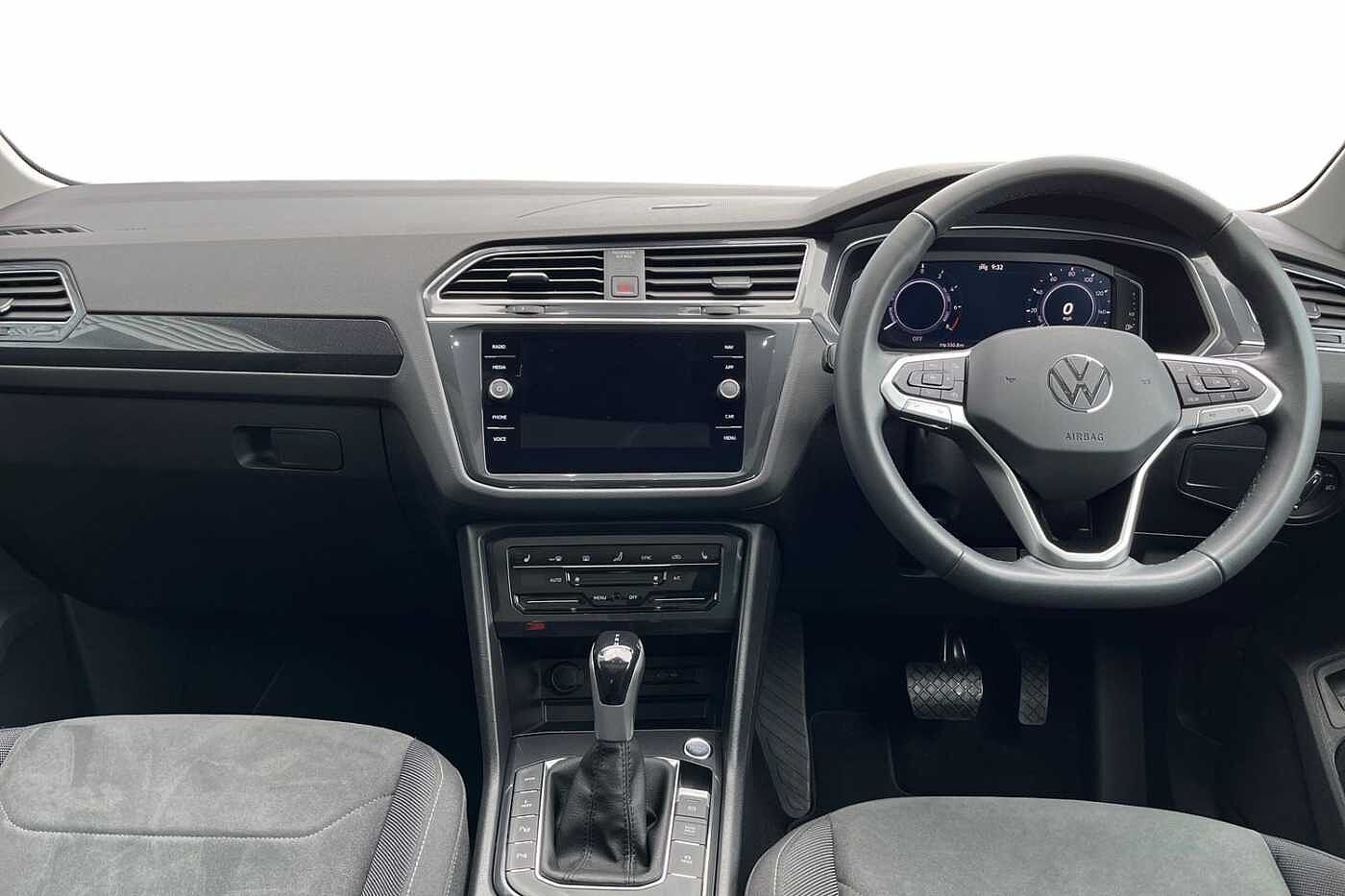 Volkswagen Tiguan 1.4 TSI 13kWh Elegance SUV 5dr Petrol Plug-in Hybrid DSG 245 ps - PANORAMIC SUNR