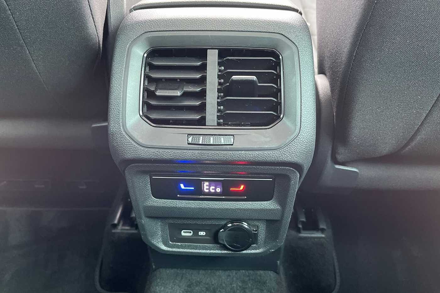 Volkswagen Tiguan 1.4 TSI 13kWh Elegance SUV 5dr Petrol Plug-in Hybrid DSG 245 ps - PANORAMIC SUNR