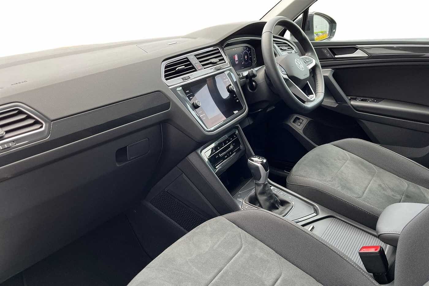 Volkswagen Tiguan 1.4 TSI 13kWh Elegance SUV 5dr Petrol Plug-in Hybrid DSG 245 ps - PANORAMIC SUNR