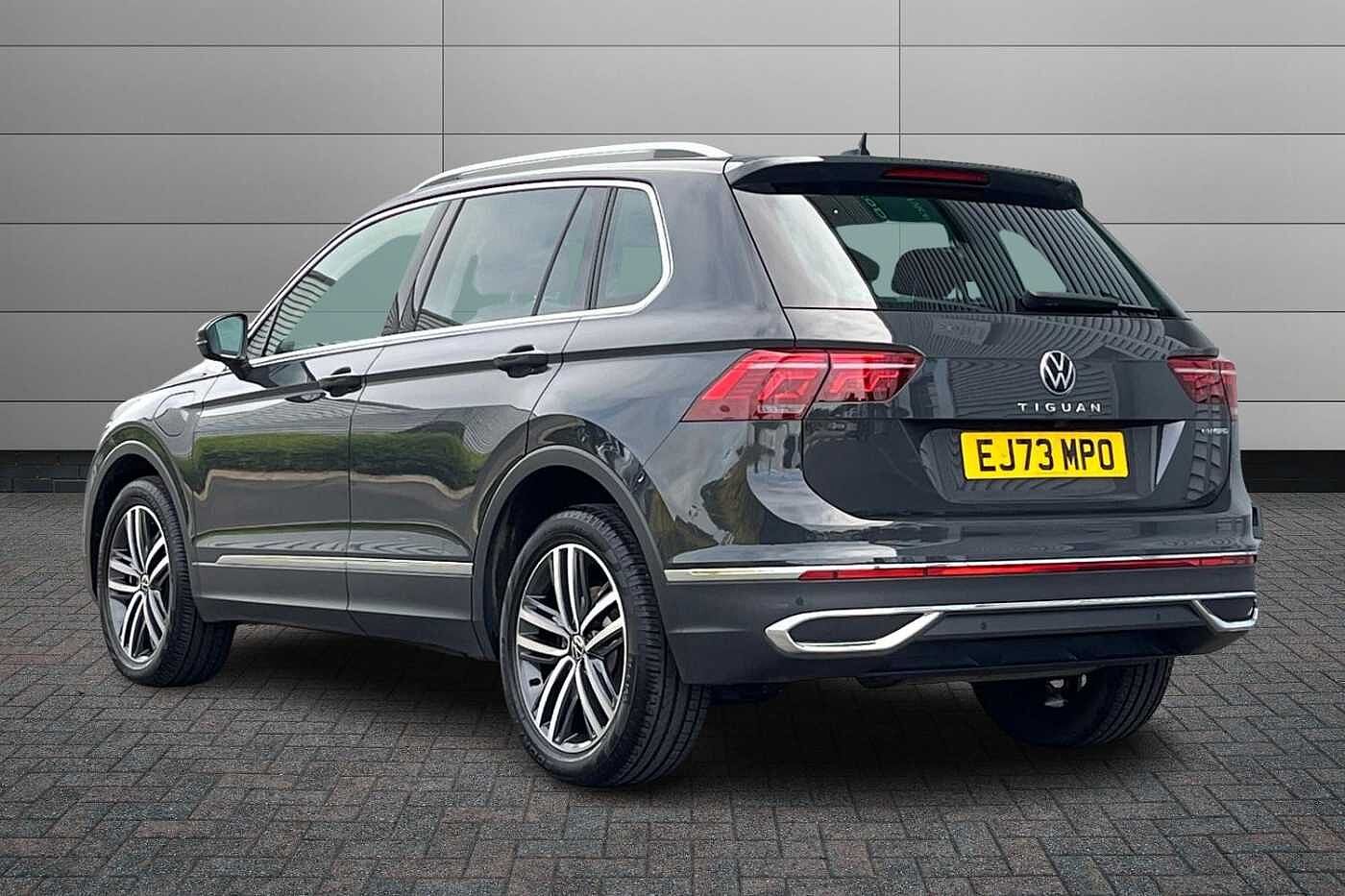 Volkswagen Tiguan 1.4 TSI 13kWh Elegance SUV 5dr Petrol Plug-in Hybrid DSG 245 ps - PANORAMIC SUNR