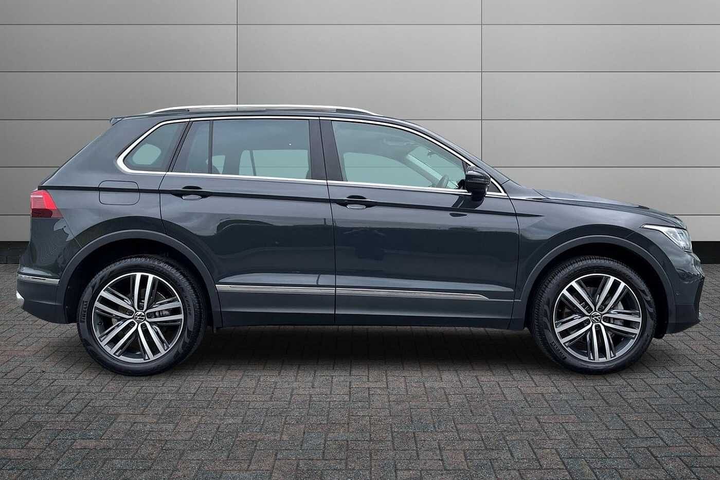 Volkswagen Tiguan 1.4 TSI 13kWh Elegance SUV 5dr Petrol Plug-in Hybrid DSG 245 ps - PANORAMIC SUNR