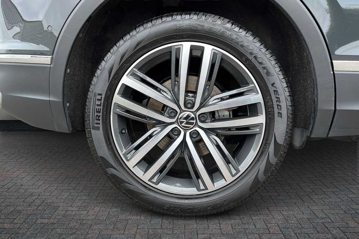 Volkswagen Tiguan 1.4 TSI 13kWh Elegance SUV 5dr Petrol Plug-in Hybrid DSG 245 ps - PANORAMIC SUNR