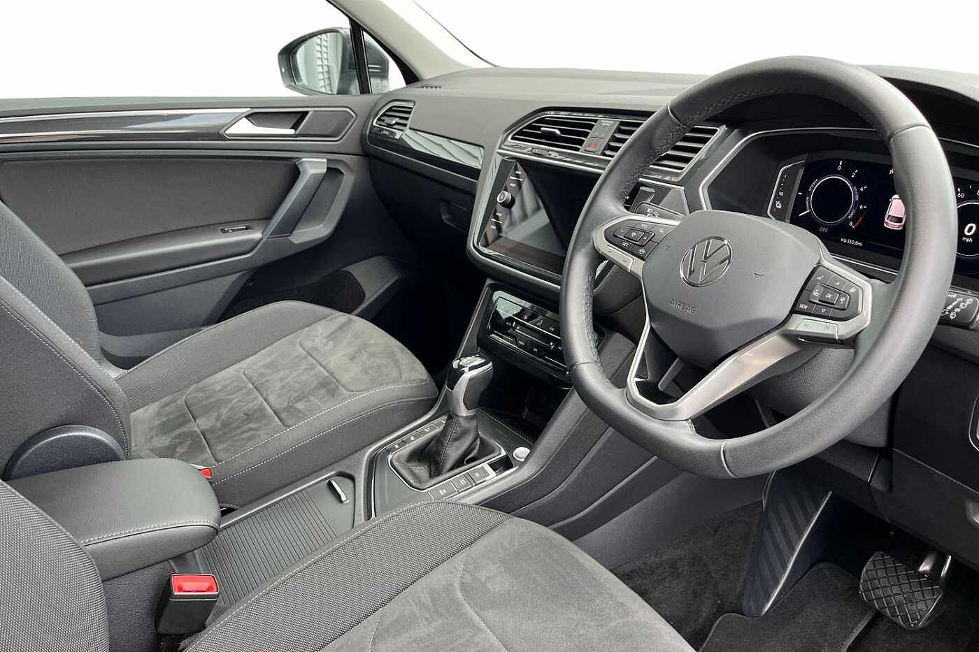 Volkswagen Tiguan 1.4 TSI 13kWh Elegance SUV 5dr Petrol Plug-in Hybrid DSG 245 ps - PANORAMIC SUNR