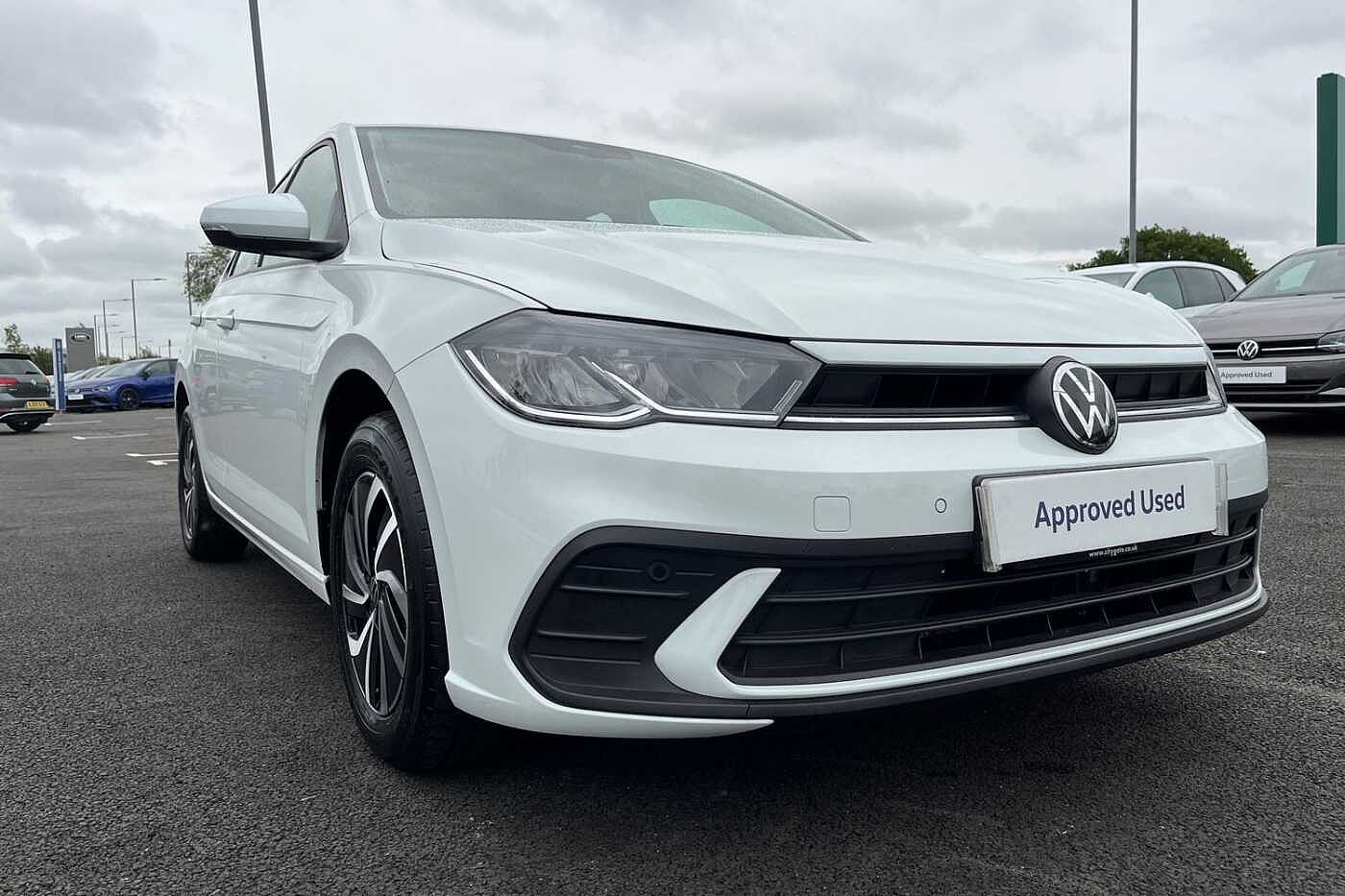 Volkswagen Polo 1.0 TSI Life Hatchback 5dr Petrol Manual 95 ps - FRONT & REAR PARKING SENSORS