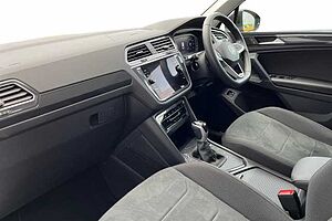Volkswagen Tiguan 1.4 TSI 13kWh Elegance SUV 5dr Petrol Plug-in Hybrid DSG 245 ps - PANORAMIC SUNR